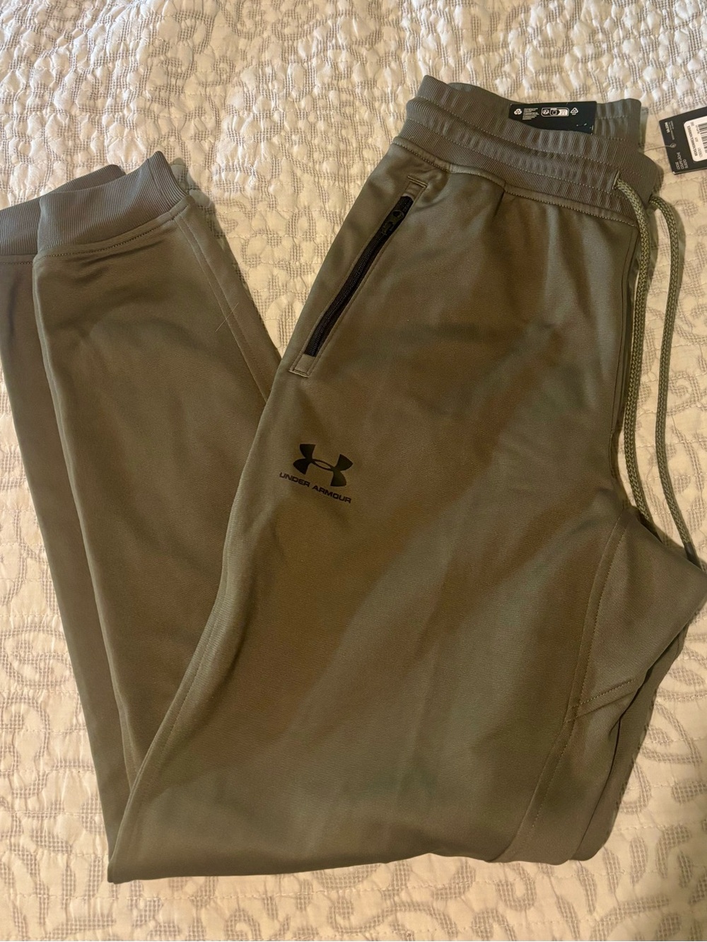 NWT Under Armour Joggers S